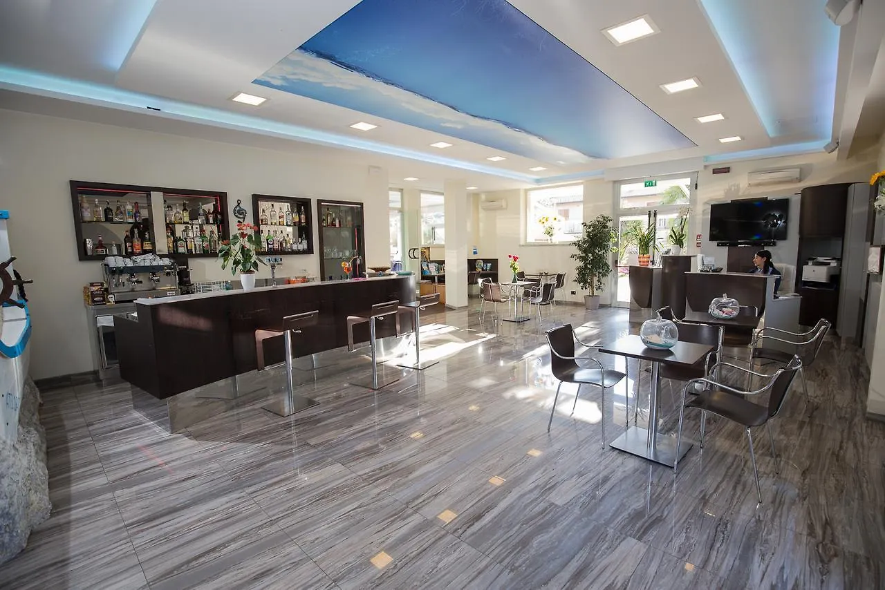 ***  מרינה די מסה Hotel Roma איטליה