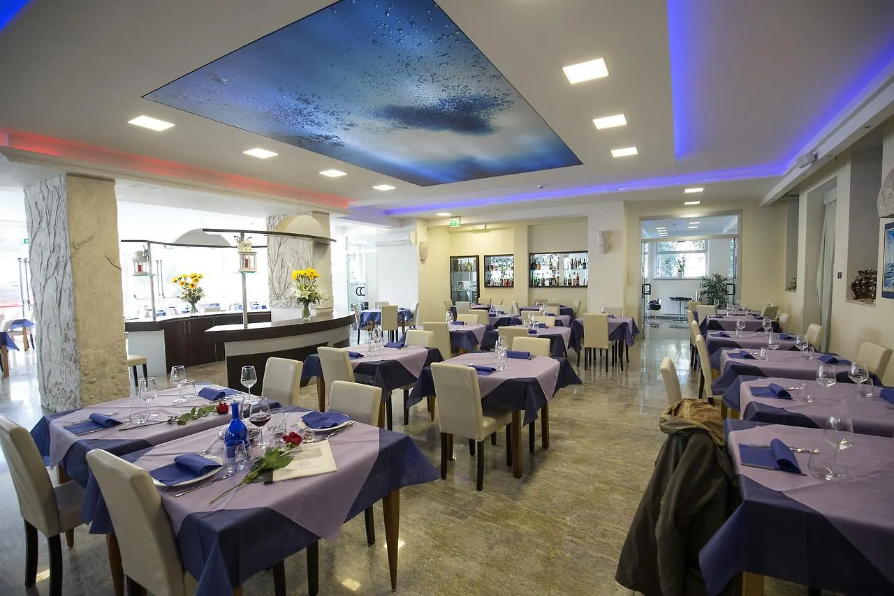 מרינה די מסה Hotel Roma