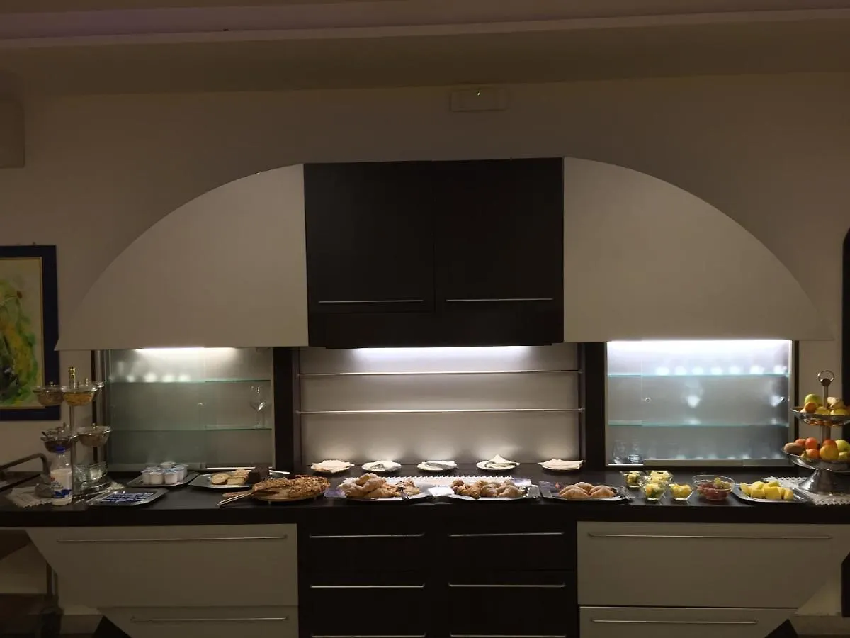 מרינה די מסה Hotel Roma